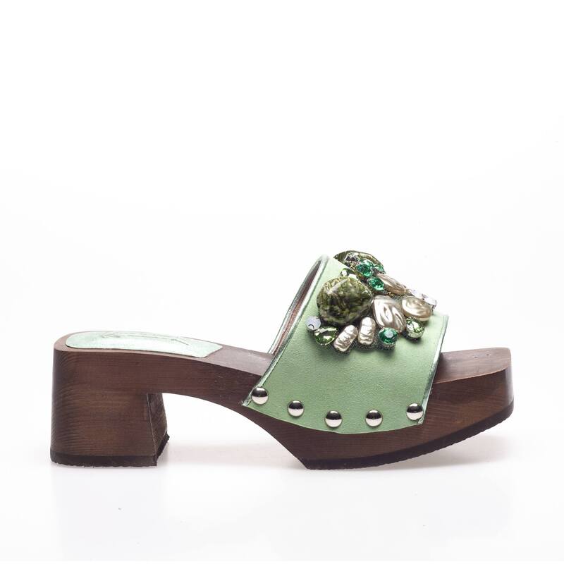 Clog green sandal