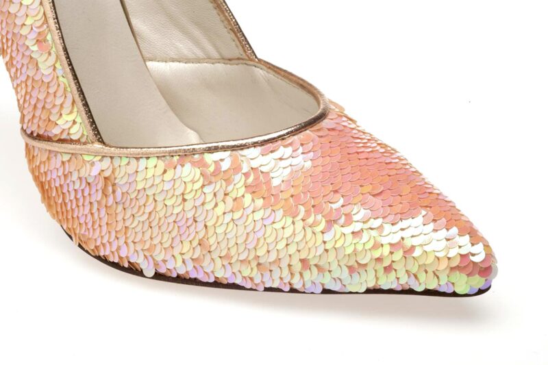 Handmade nude pumps