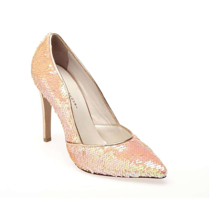 Handmade nude pumps