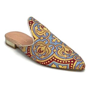 Red pattern mule