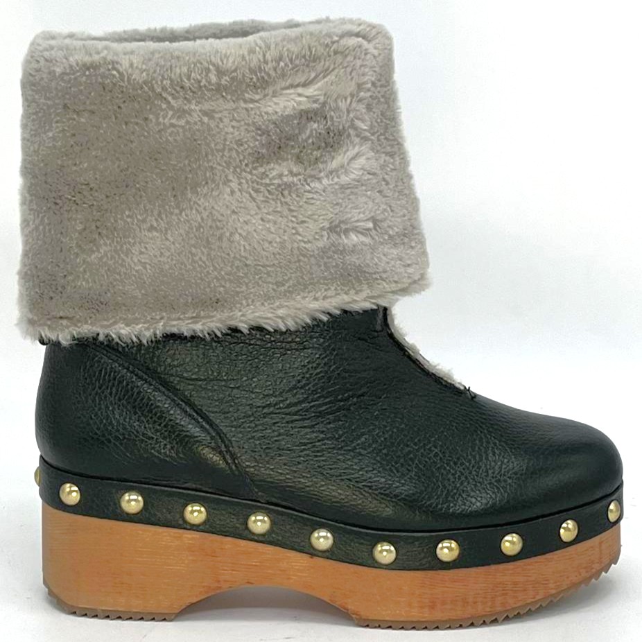 Black fur combat clog Black fur combat clog - Image 1